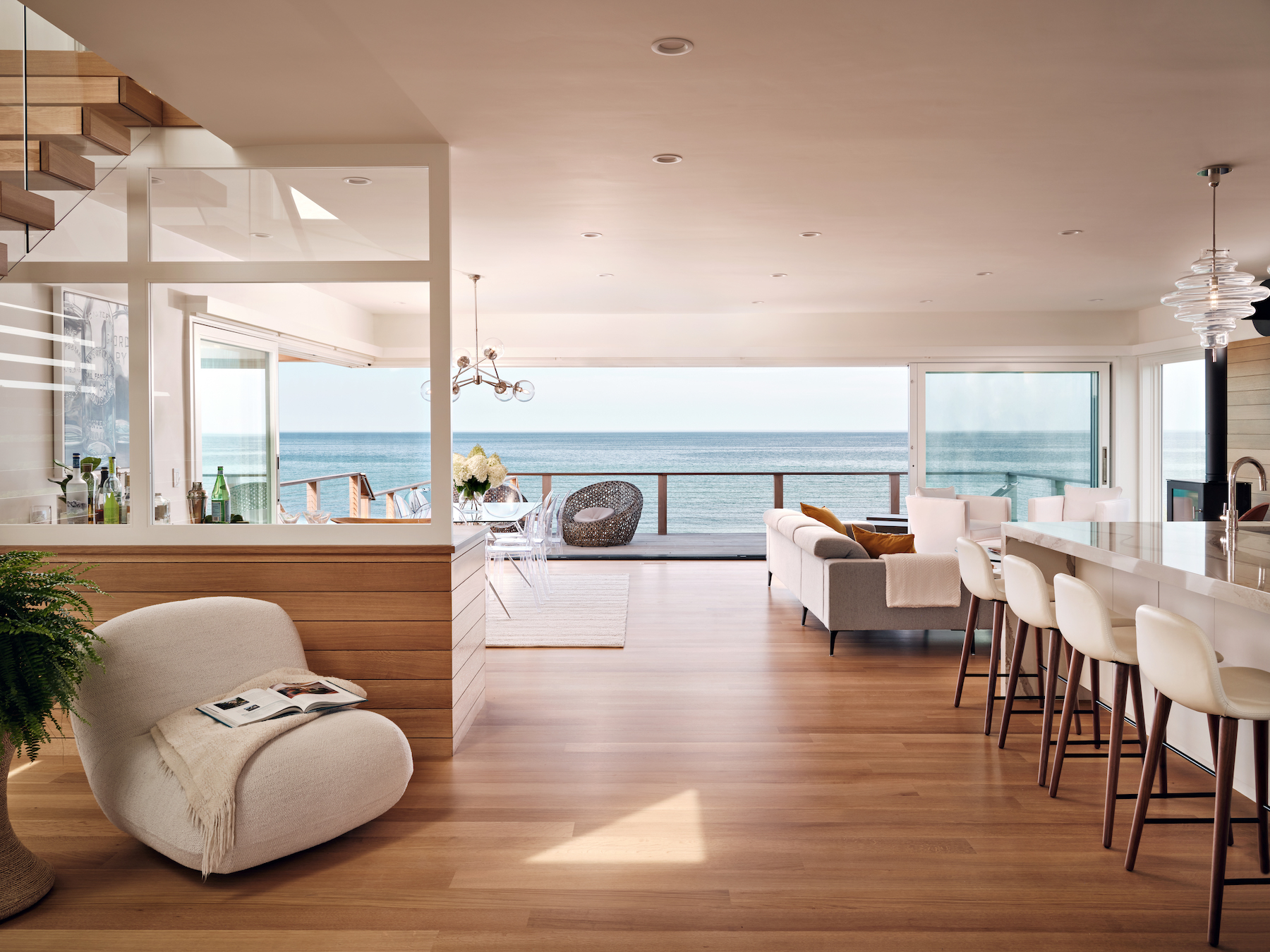 Home on the Beach - The Valle Group